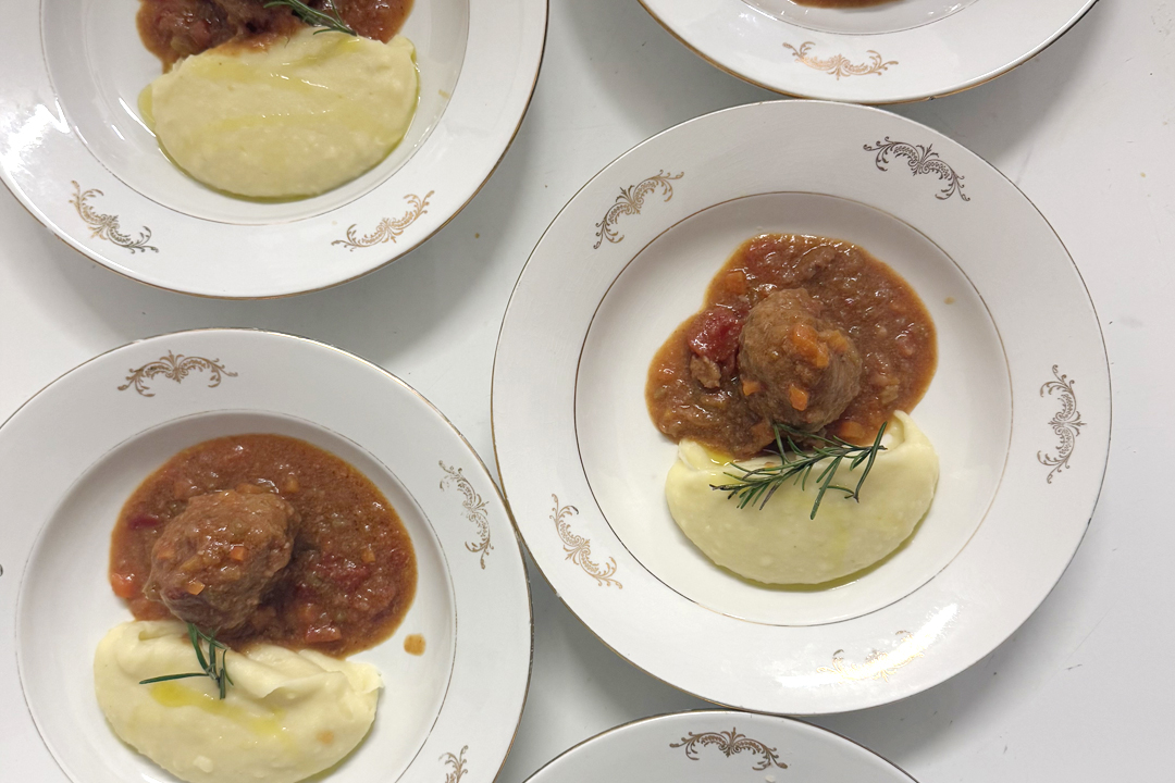 La tranquillità del ristorante allo Storione