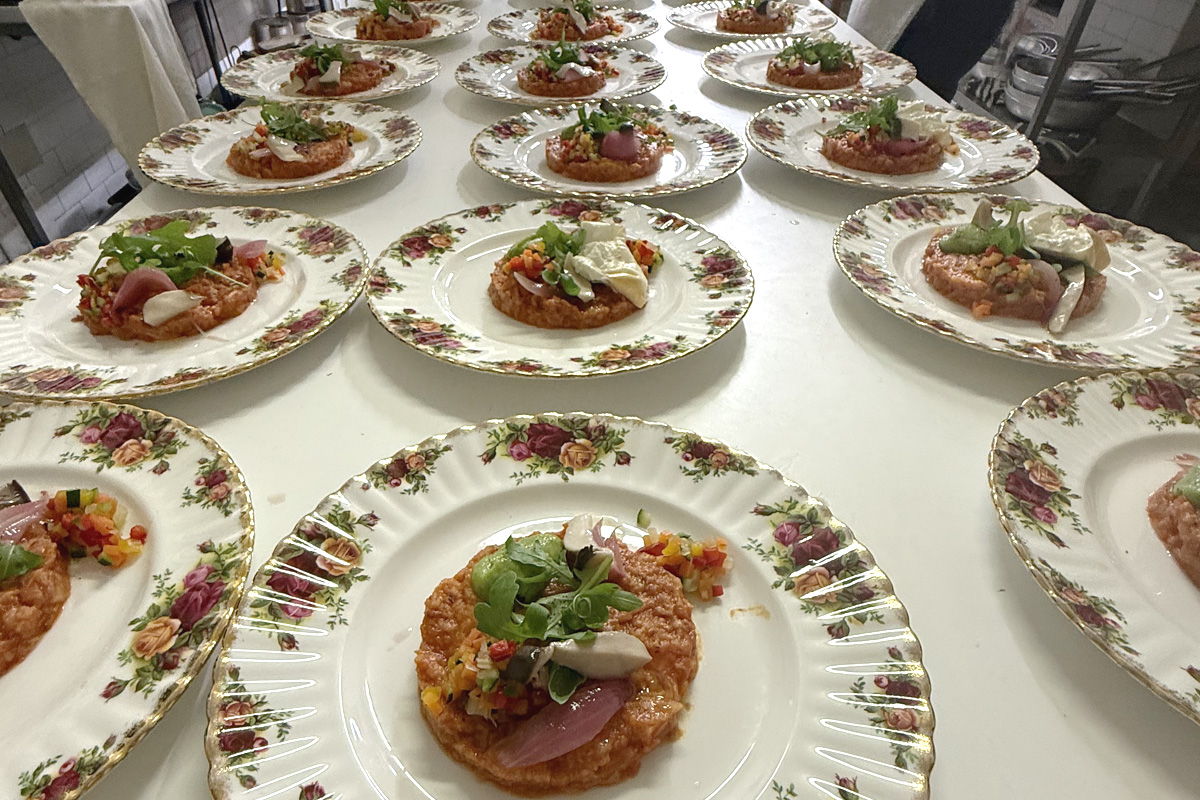 allo Storione a pranzo a cena e da asporto